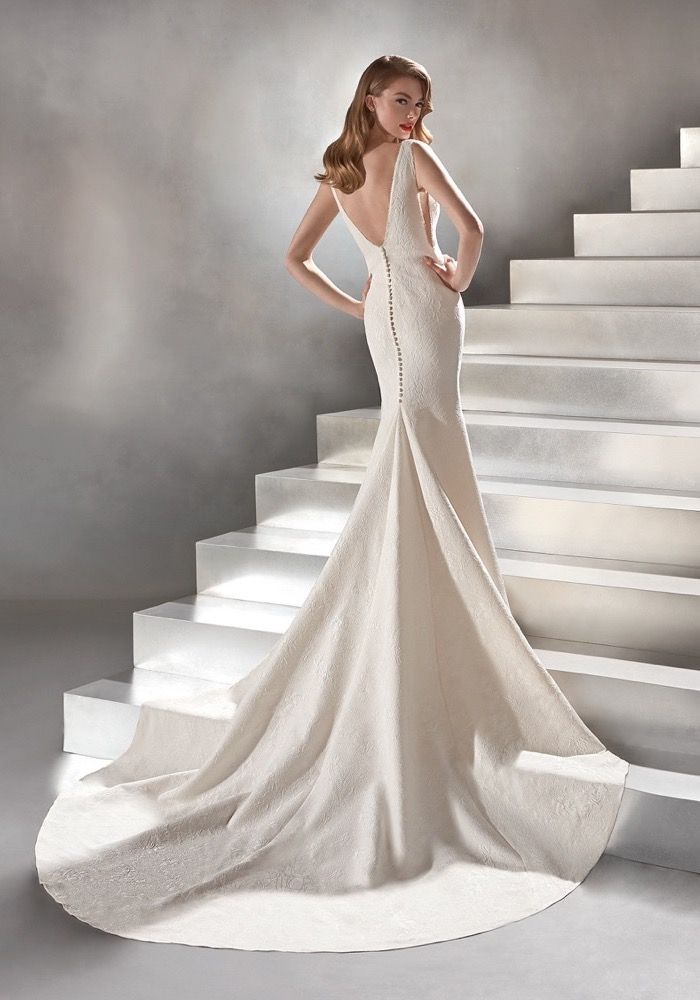 Atelier pronovias shop wedding dress