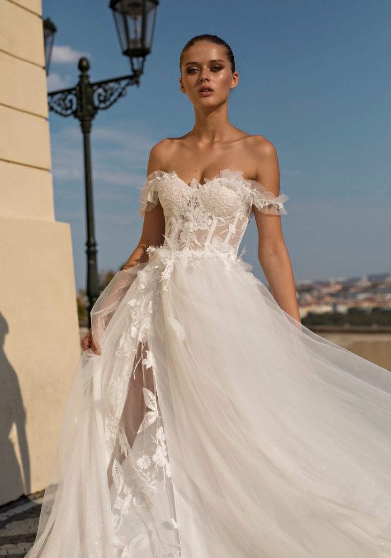 corset ball gown wedding dress