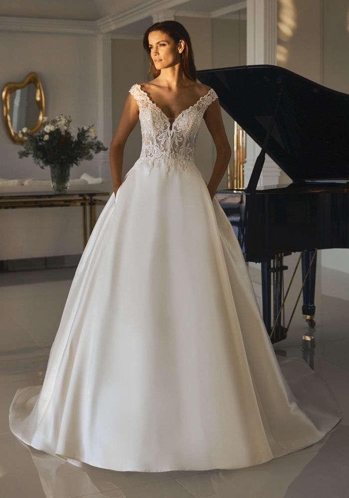 Pronovias Charleston Princess Wedding Dress HK | Designer Bridal Room