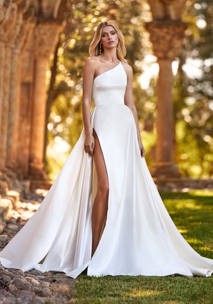 Pronovias Nora Wedding Dress With Slit HK | Designer Bridal Room