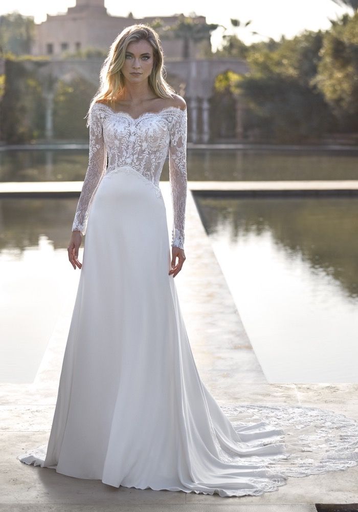 Long sleeve best sale pronovias wedding dress