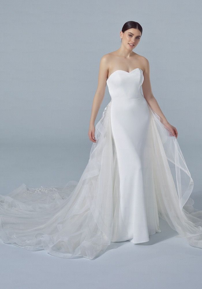 Pronovias overskirt outlet