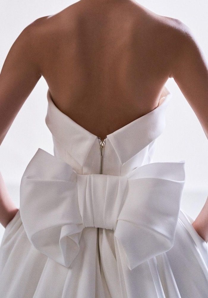 Viktor & Rolf | VRM306 Satin Wedding Dress With Bow HK