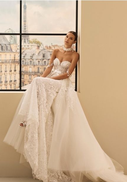 綴飾蕾絲婚紗