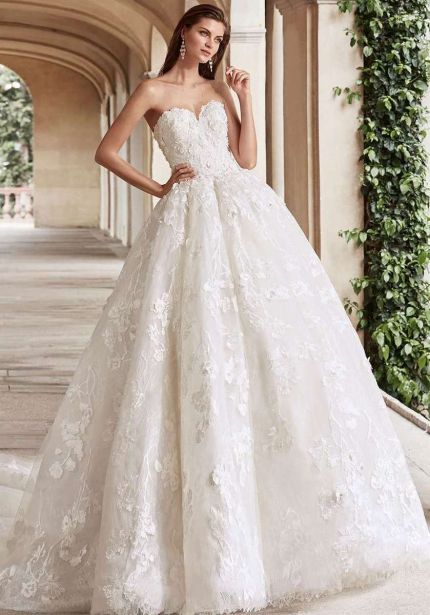 Sweetheart Neckline Princess Wedding Dress in Lace