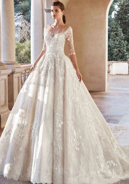 Bateau Neckline Princess Wedding Dress in Lace