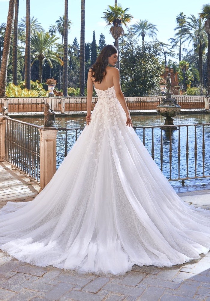 Hossoun | Floral Blossom Wedding Dress HK | Pronovias Privee | Designer ...